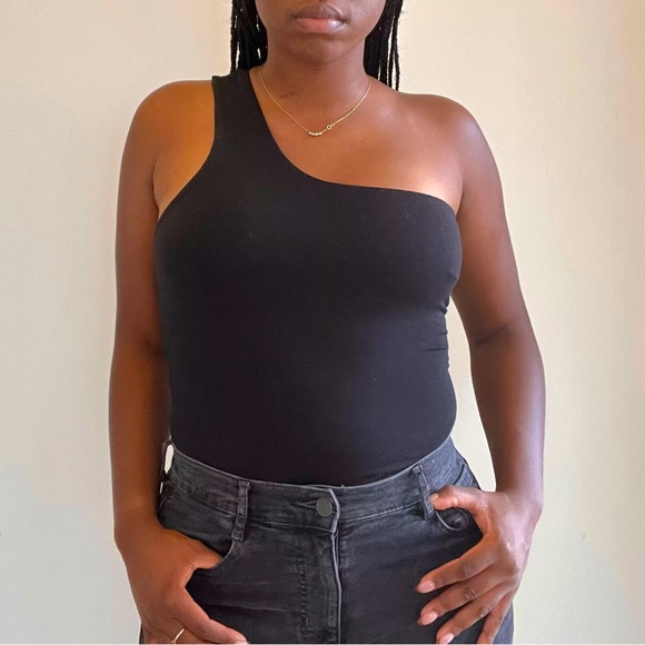 Asymmetrical black bodysuit - Picture 2 of 4